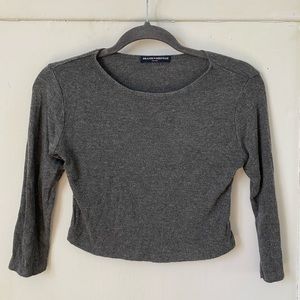 Brandy Melville Quarter sleeve gray crop top
